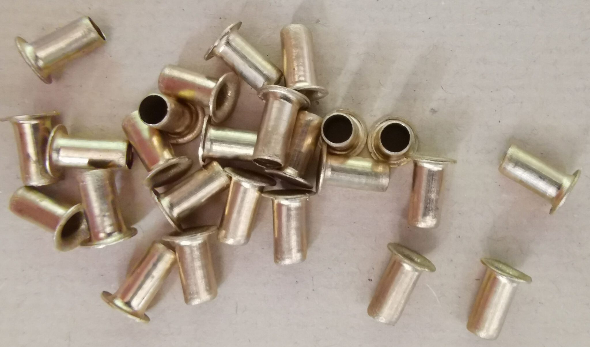 LOT DE 25 RIVETS LAITON - diam. 5 x 10mm - SCHARAL