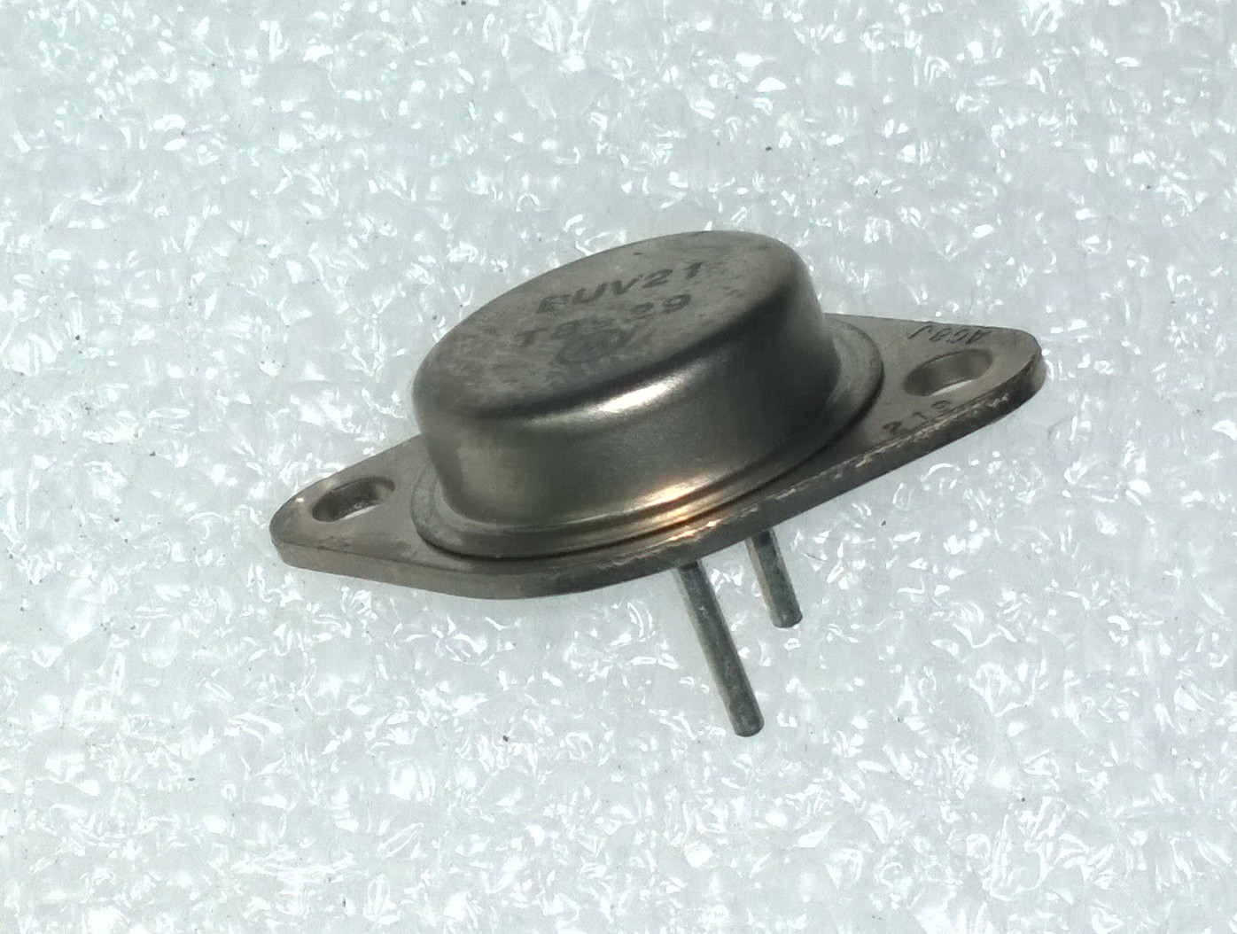 TRANSISTOR DE PUISSANCE A FORT COURANT 200V 40A 250W TO3 BUV21