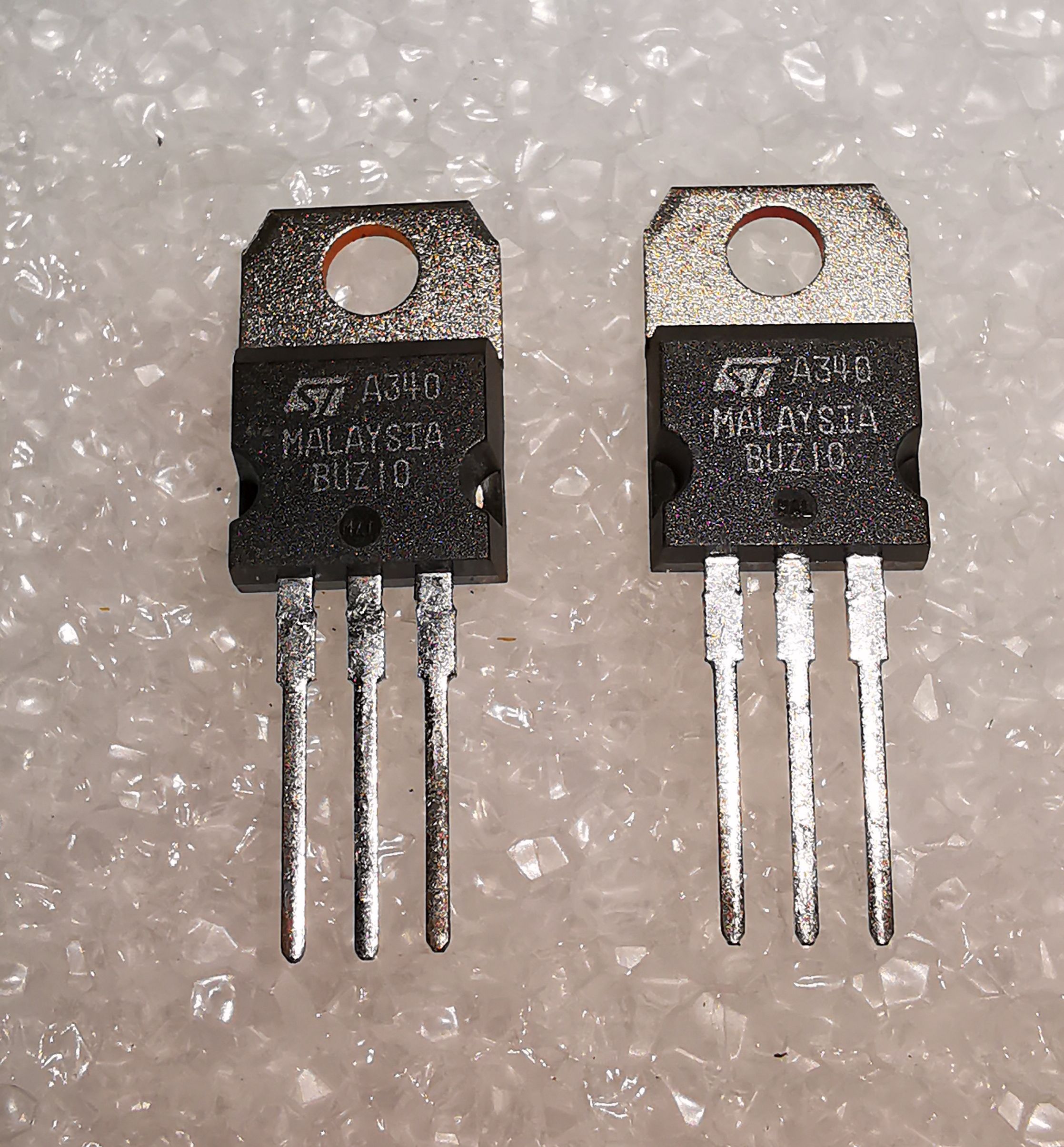 Lot De 10 Transistors MOSFET IRF3708 - TO-220, 30V, 62A - Pour Circuits électroniques Et Applications Haute Puissance