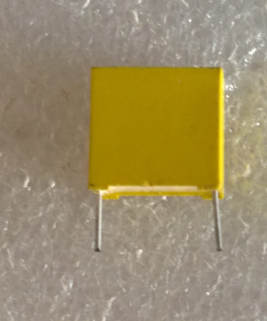 Lot De 5 Condensateurs 226nF 0.226µF 63v 1% – CKM111A, Axial Polycarbonate Métallisé